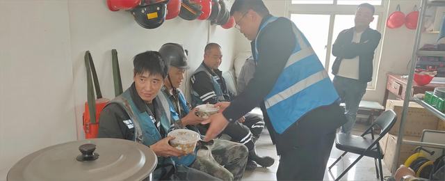 陜煤建設(shè)韓城分公司安裝第四項目部：一碗熱乎飯，情暖眾人心