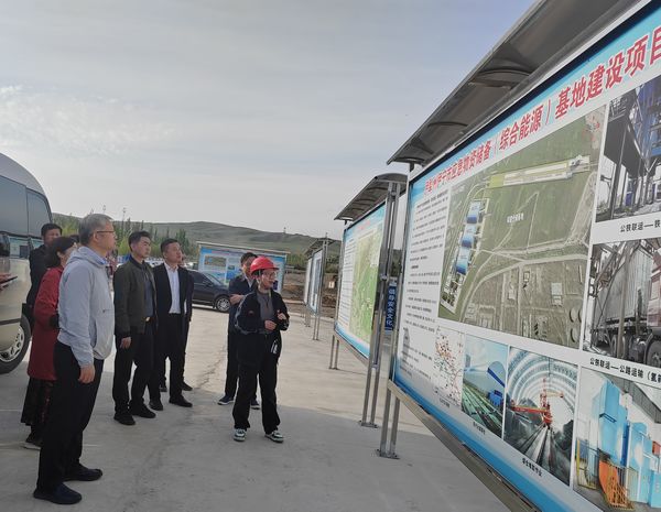 江西省贛州市委常委、副市長竇良坦蒞臨陜煤建設天工公司新疆第一項目部調研指導工作