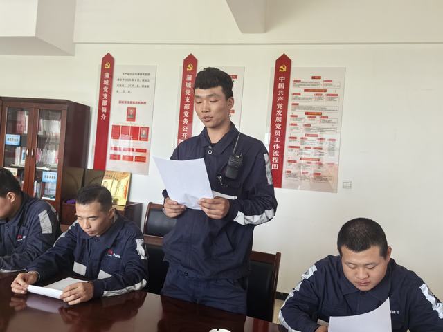 做時(shí)代江河中“奮進(jìn)的水滴”