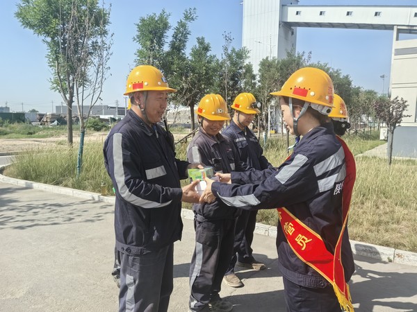 陜煤建設洗選煤運營公司神渭蒲城運營項目部 開展：“助檢修、囑安全、送溫暖”活動