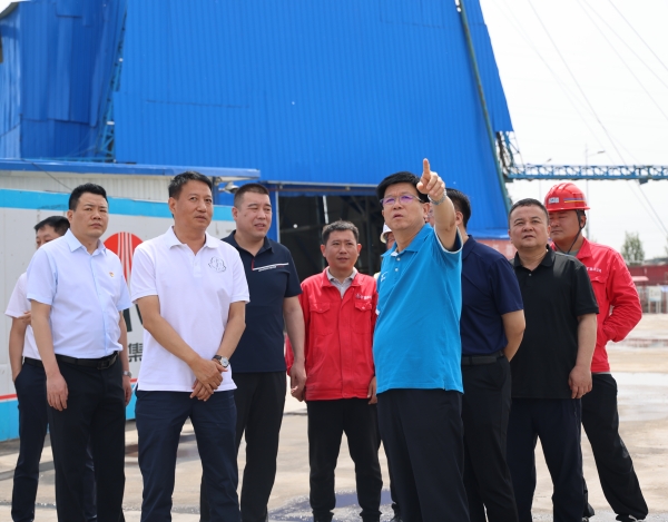 榆北煤業(yè)有限公司領(lǐng)導(dǎo)石增武赴袁大灘煤礦項(xiàng)目檢查指導(dǎo)工作