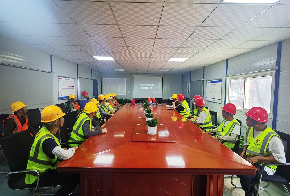 陜煤建設(shè)天工公司土建第二十項(xiàng)目部：學(xué)安全、行安全、練安全