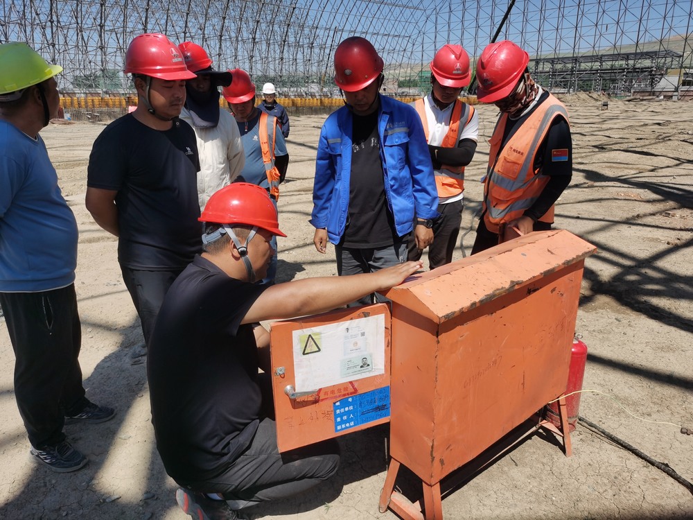 陜煤建設(shè)天工公司新疆第一項(xiàng)目部：繃緊安全管理弦，奏響百安行動(dòng)樂(lè)章