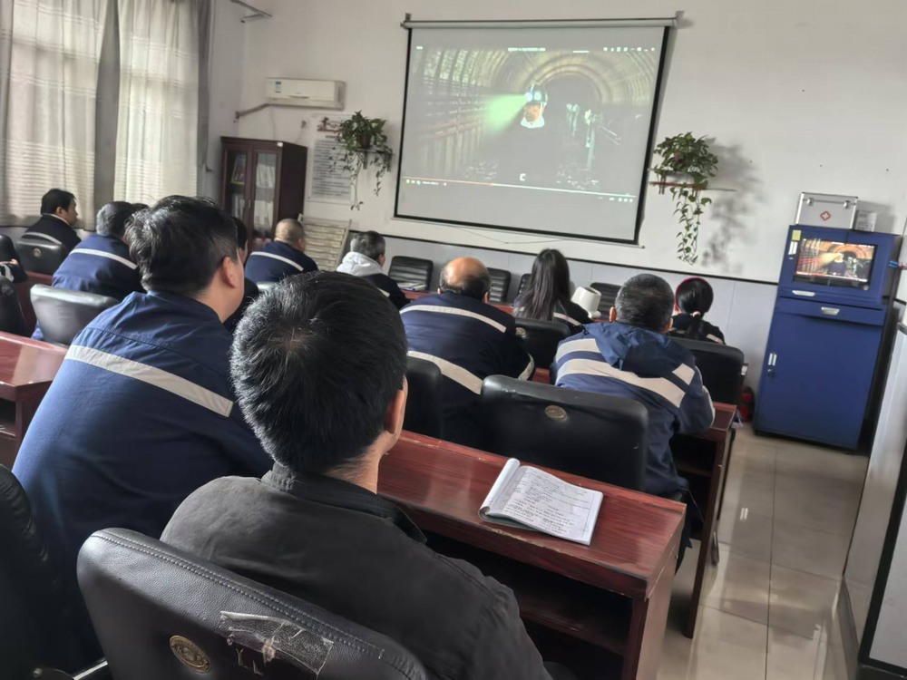 陜煤建設(shè)洗選煤運(yùn)營(yíng)公司澄合山陽(yáng)運(yùn)營(yíng)項(xiàng)目部：以安全“預(yù)警”?！绊槙场辫T“防線(xiàn)”