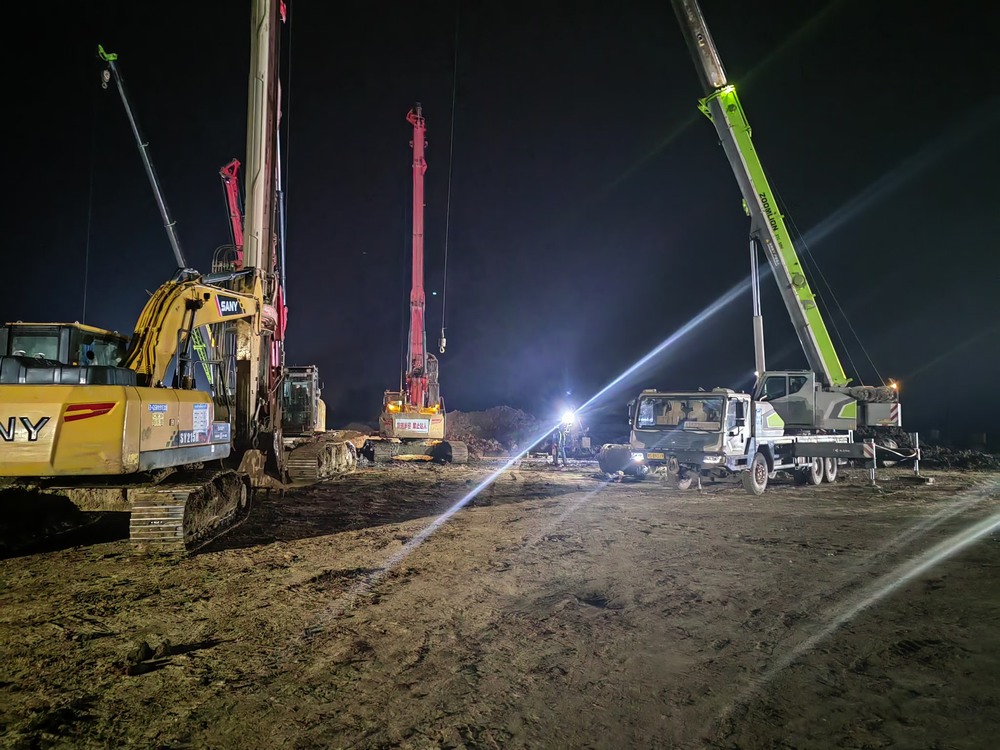 陜煤建設(shè)韓城分公司土建四項(xiàng)目部：夜幕下的奮斗，鑄就精品工程輝煌篇章