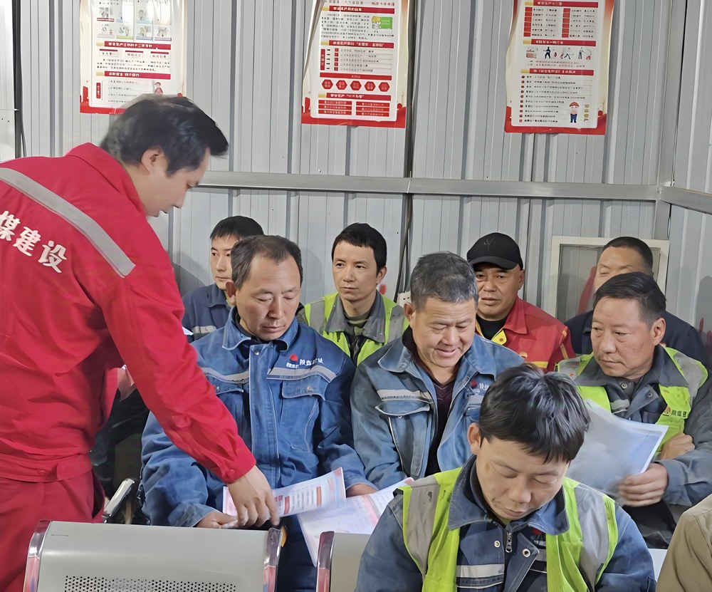 陜煤建設(shè)礦建二公司安裝項目部：百日活動添新彩，消防宣傳駐防線