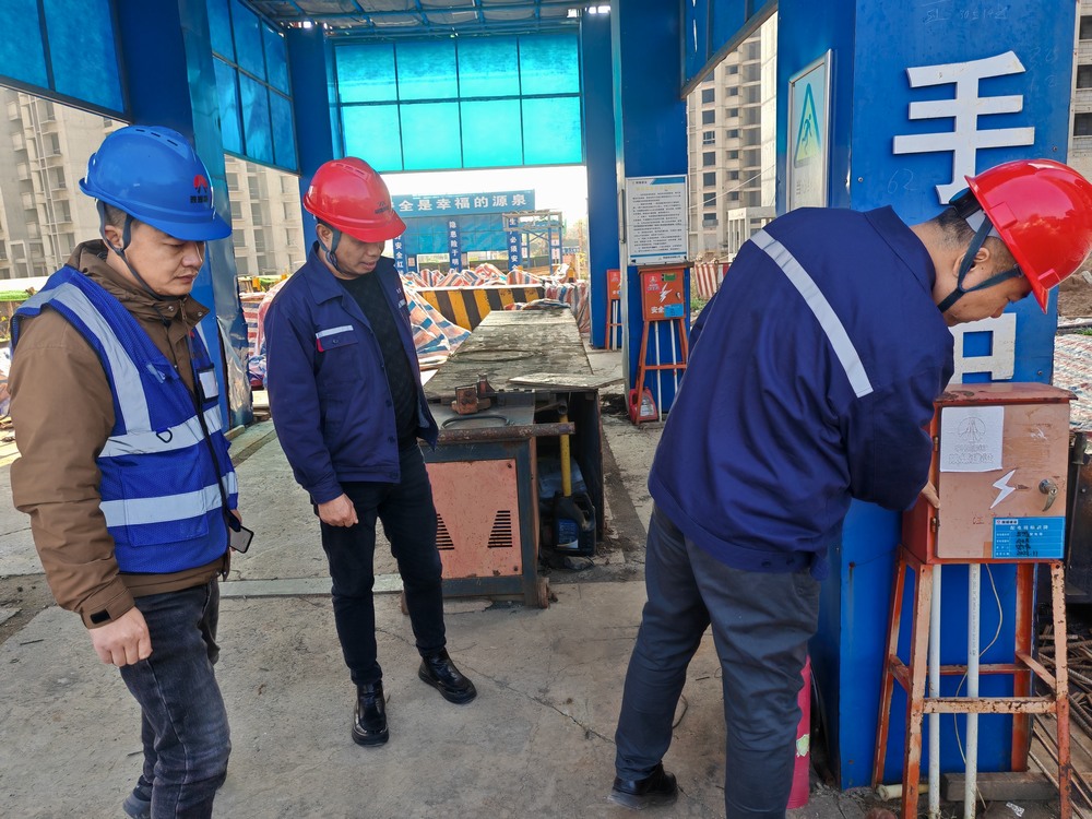 陜煤建設(shè)銅煤公司：百日安全攻堅聚能量 青年助安勇?lián)?></div>
                                <div   id=