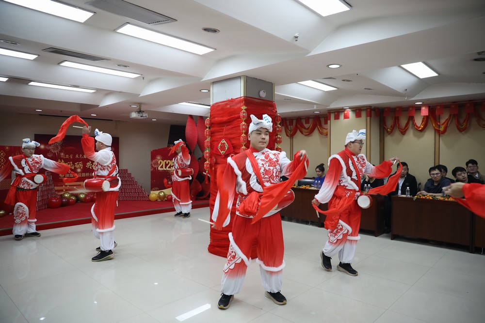 陜煤建設(shè)路橋分公司開展“話安全、慶元旦、迎新春”游藝聯(lián)歡會