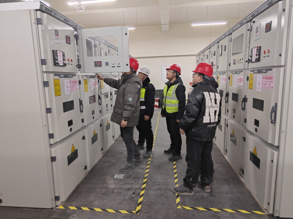 陜煤建設(shè)銅煤公司泰寶酒店式公寓項(xiàng)目“喜迎”送電 展現(xiàn)高效執(zhí)行力。