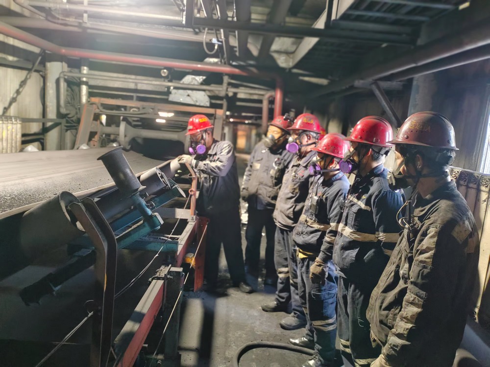 陜煤建設(shè)洗選煤運營公司澄合山陽運營項目部：擰緊班組“安全閥”，奏響生產(chǎn)“交響曲”