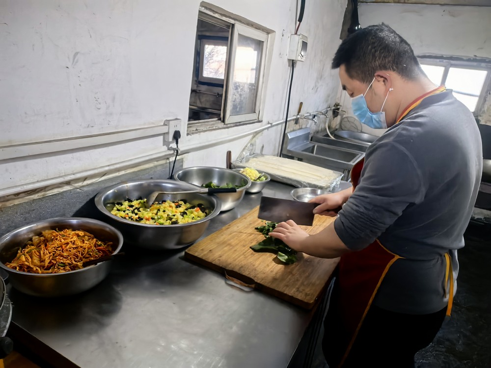 陜煤建設(shè)洗選煤運營公司第二項目部：“食、浴、居”三管齊下  提升員工幸福感