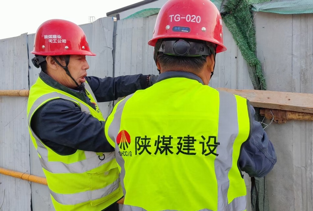 北極塬上筑堡壘，抗風(fēng)護(hù)安顯擔(dān)當(dāng)