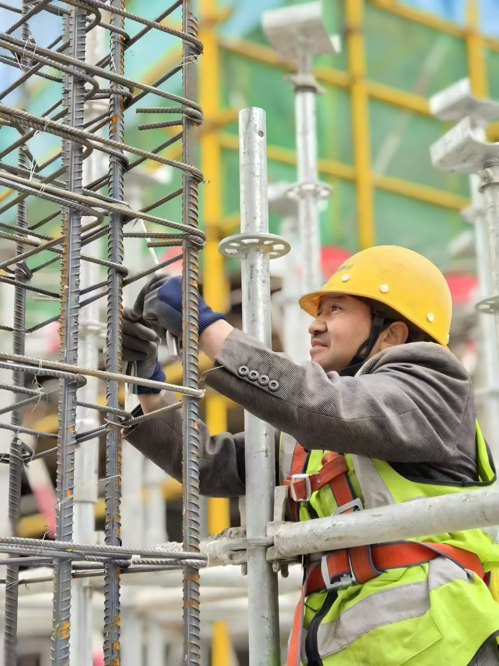 陜煤建設(shè)天工公司土建第九項(xiàng)目部：春風(fēng)勁吹施工忙，李家溝風(fēng)井項(xiàng)目加速前行