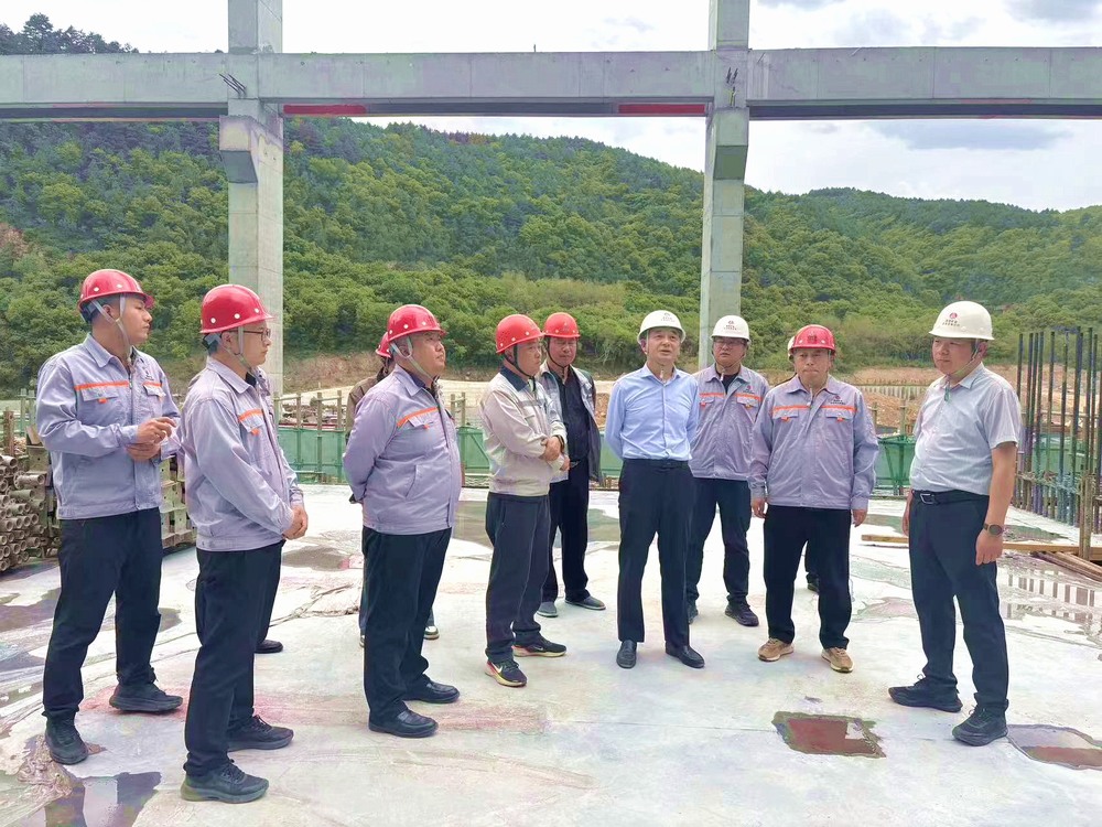 黃陵礦業(yè)集團黨委副書記、總經(jīng)理趙小兵“五一”期間深入天工公司基層項目檢查指導(dǎo)