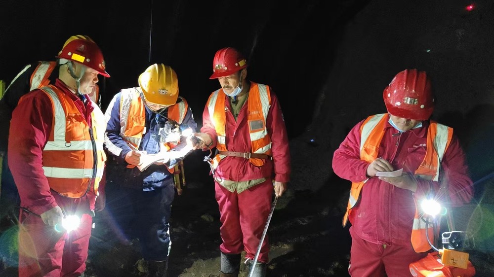 陜煤建設(shè)礦建三公司：請收看！“五一”勞動特寫