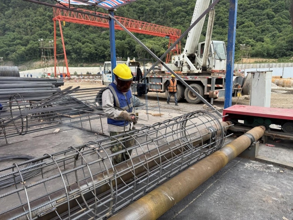 陜煤建設(shè)銅煤公司：黃陵店頭電廠(chǎng)二期建設(shè)者迎“烤”驗(yàn)，千根樁基提前拔地而起