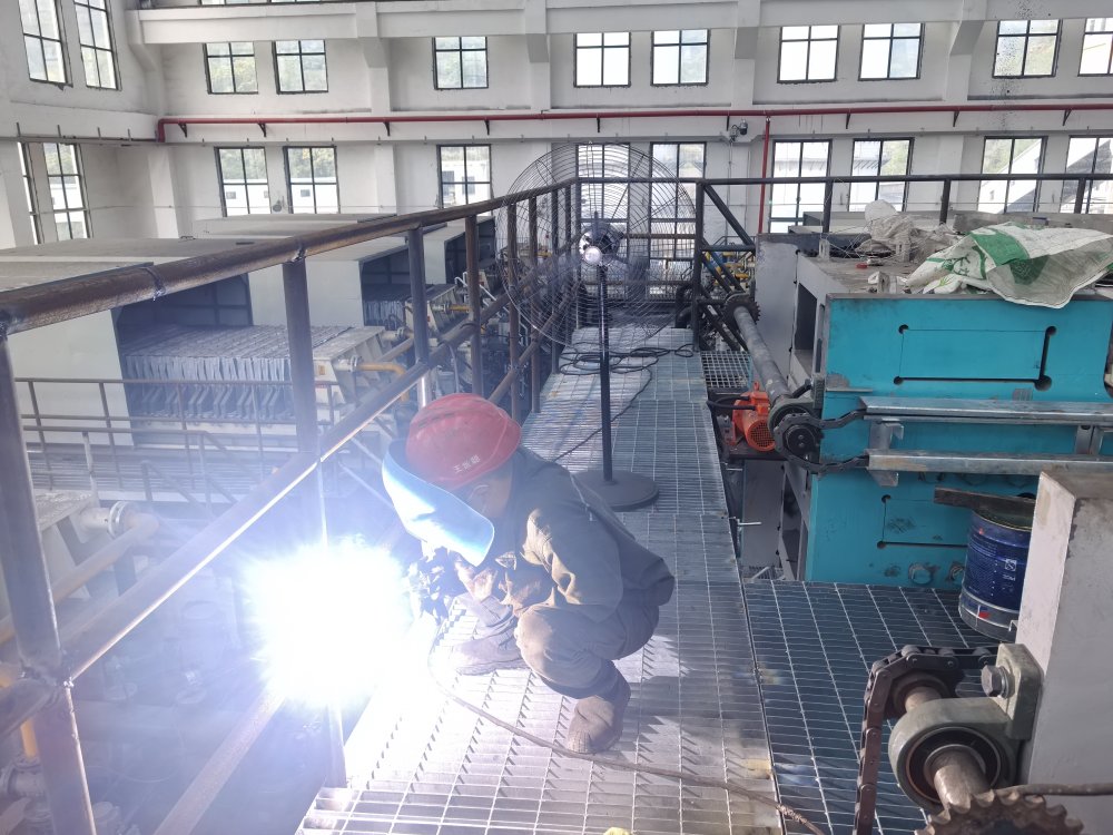 陜煤建設(shè)韓城分公司安裝六項(xiàng)目部：“清涼暴擊”已就位！硬核守護(hù)工地“抗暑特種兵”