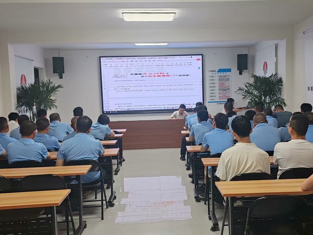 陜煤建設(shè)機(jī)電安裝公司筑牢防暑降溫“防護(hù)網(wǎng)”