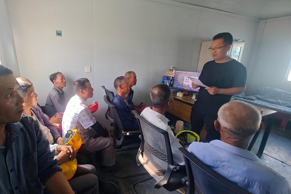 “薪”事落地！陜煤建設(shè)路橋分公司專(zhuān)項(xiàng)監(jiān)督讓農(nóng)民工子女安心上學(xué)