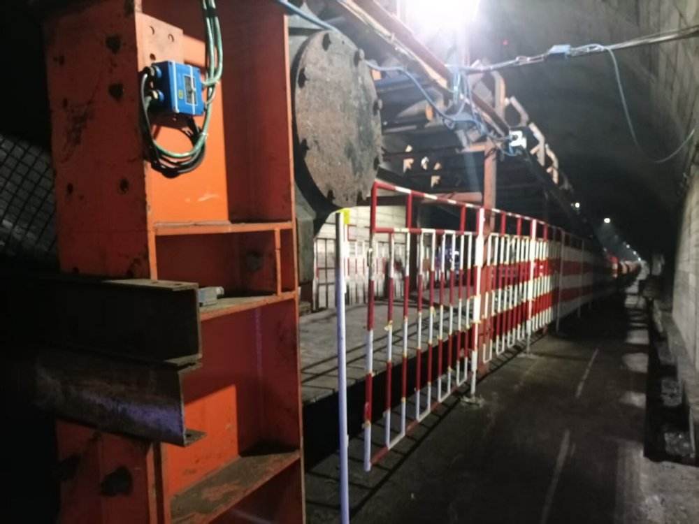 秋實(shí)映礦建！陜煤建設(shè)韓城分公司安裝第四項(xiàng)目部 施工的大佛寺礦4煤西部膠帶大巷二部帶式輸送機(jī)延伸設(shè)備安裝工程圓滿通過竣工預(yù)驗(yàn)收