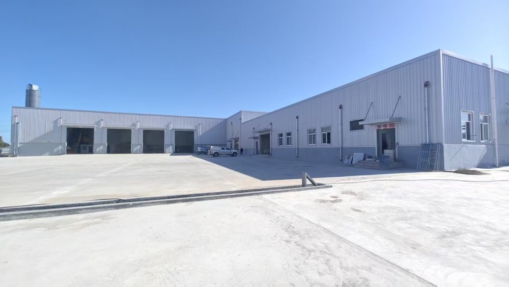 陜煤建設(shè)路橋分公司胡家河煤礦二號風(fēng)井及附屬工程膠輪車庫、材料庫、砂石料庫工程通過預(yù)驗(yàn)收