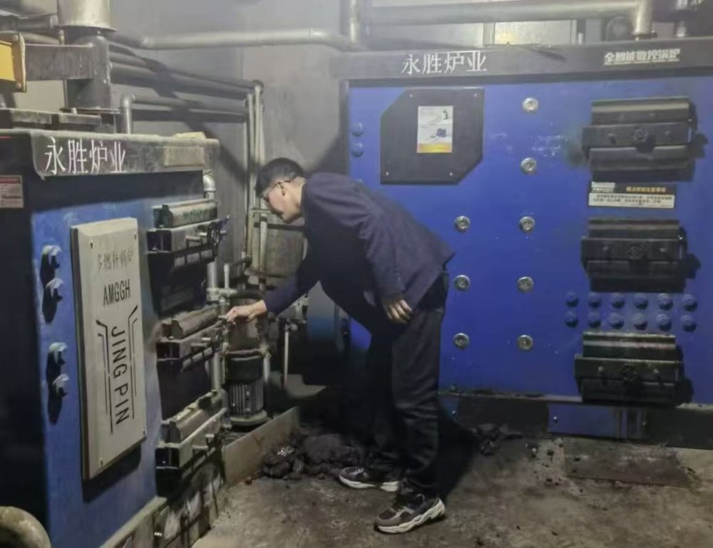 陜煤建設(shè)煤礦運營服務(wù)分公司:情暖寒冬 全力護航