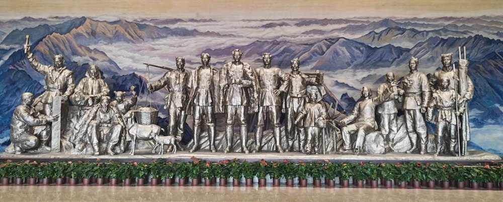 煤礦運(yùn)營(yíng)服務(wù)分公司：汲取歷史精神 鑄就實(shí)干擔(dān)當(dāng)