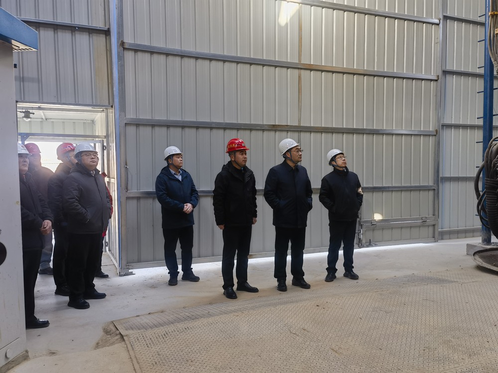 陜西彬長礦業(yè)集團有限公司董事長焦小年深入陜煤建設(shè)礦建二公司第一項目部檢查指導(dǎo)工作