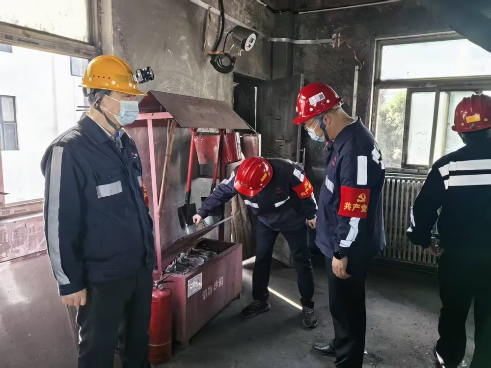 陜煤建設(shè)洗選煤運(yùn)營(yíng)公司檸條塔運(yùn)營(yíng)項(xiàng)目部黨支部：開(kāi)展 “黨建引領(lǐng)聚合力，實(shí)干擔(dān)當(dāng)促發(fā)展”主題黨日活動(dòng)