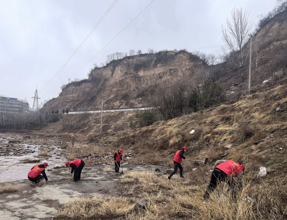 陜煤建設(shè)礦建二公司王峰項目部：傳承雷鋒精神 彰顯青年擔當