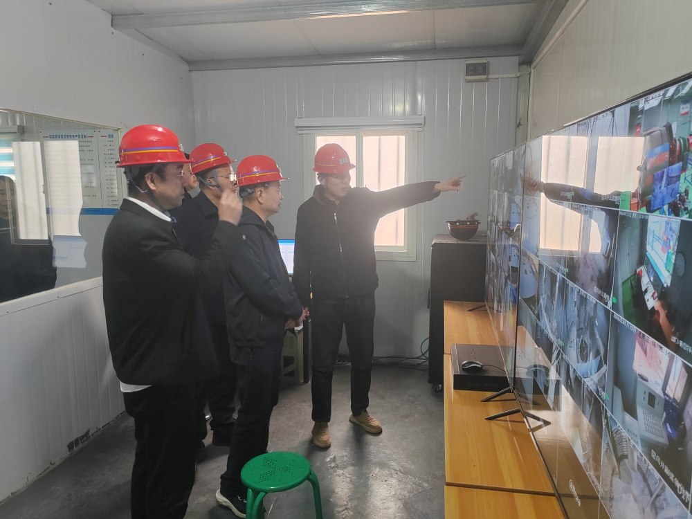 國能陜西榆神礦業(yè)有限公司大保當煤礦董事長李鋒一行蒞臨陜煤建設(shè)礦建三公司小保當項目考察調(diào)研