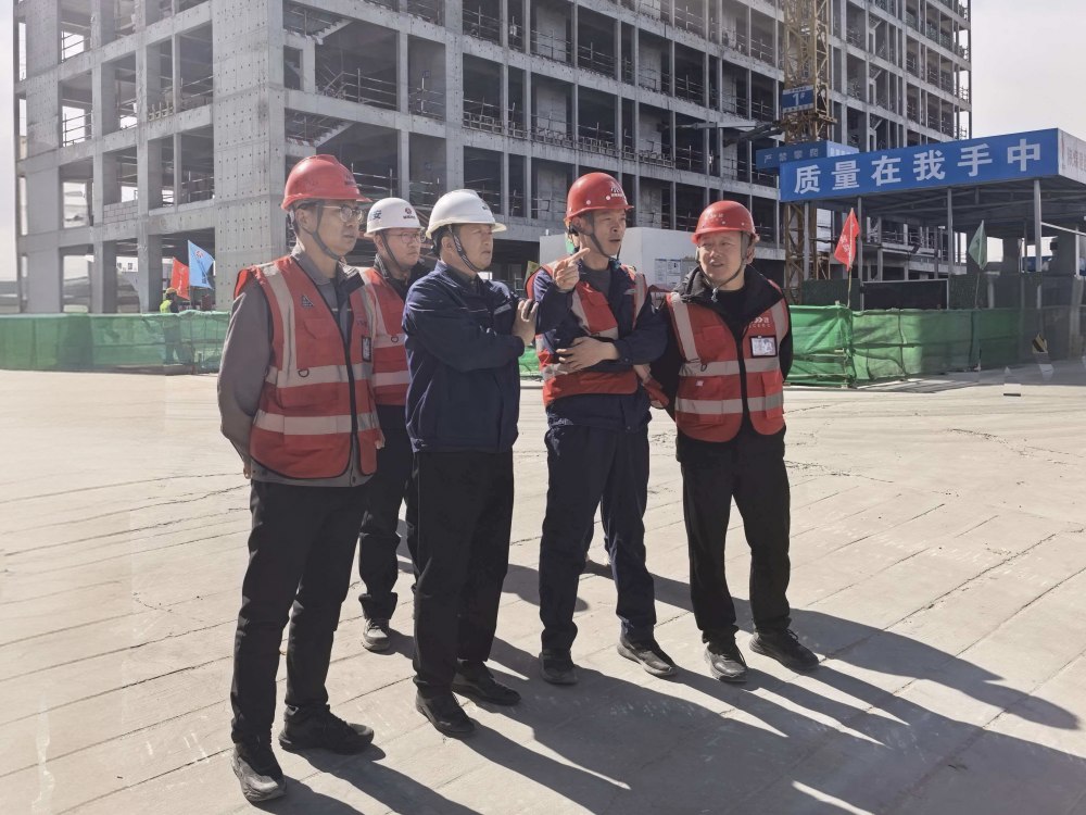 榆林化學副總經(jīng)理劉振虎深入陜煤建設(shè)天工公司基層項目部檢查指導工作