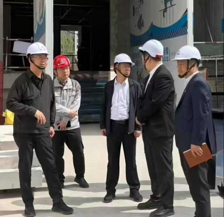實業(yè)集團黨委副書記、董事、總經(jīng)理杜新柱一行深入天工公司基層項目部檢查指導(dǎo)工作