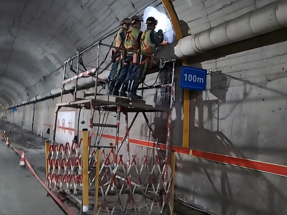 陜煤建設(shè)機電安裝公司可可蓋項目部：提前10天！副斜井壓風(fēng)管路順利投運