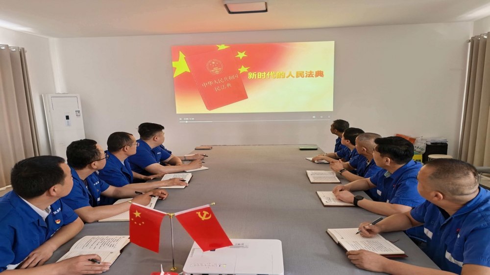 陜煤建設(shè)澄合分公司第二項目部扎實開展“民法典宣傳月”普法宣傳活動