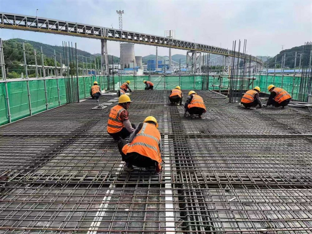 陜煤建設(shè)銅煤公司黃陵礦業(yè)店頭電廠項(xiàng)目： 搶抓施工黃金期 項(xiàng)目建設(shè)按下快進(jìn)鍵